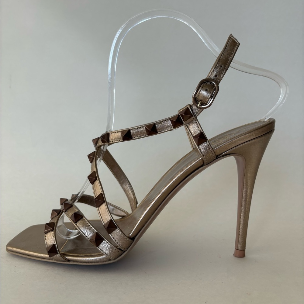 Valentino rockstud sandals size 39 rose gold taupe metallic